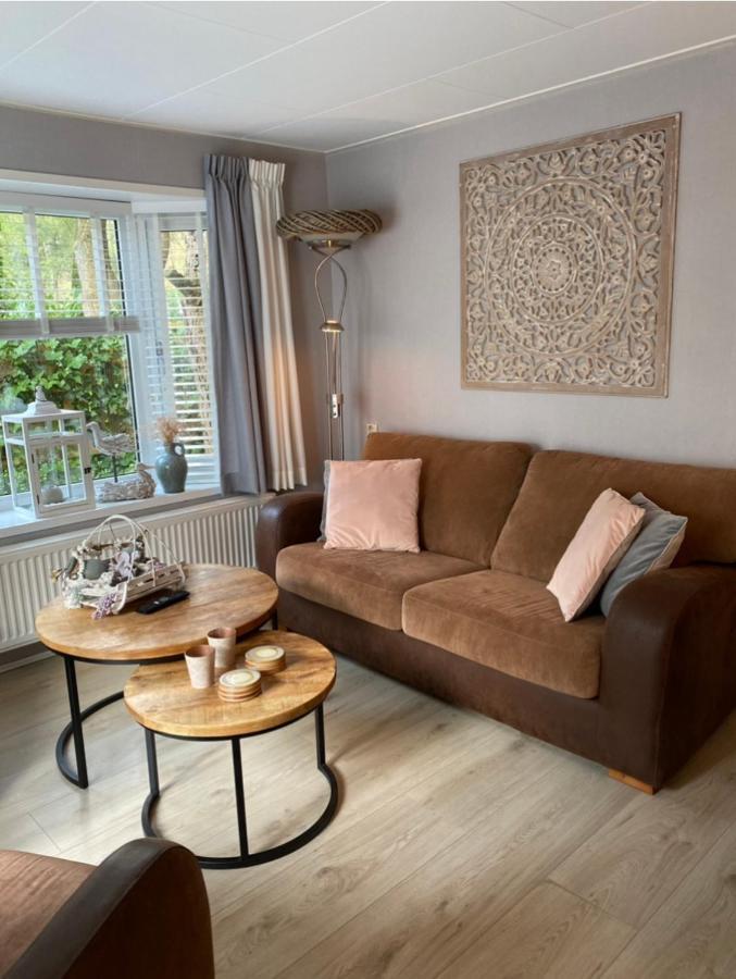Luxe Chalet Met Prachtig Terras Op De Veluwe , Veel Privacy Hoenderloo Eksteriør bilde