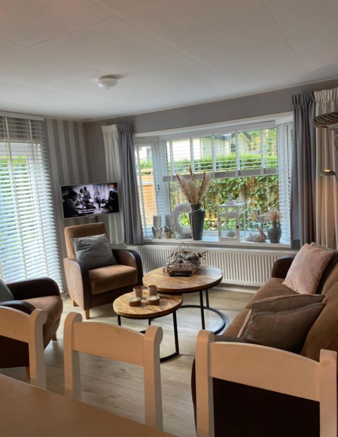 Luxe Chalet Met Prachtig Terras Op De Veluwe , Veel Privacy Hoenderloo Eksteriør bilde