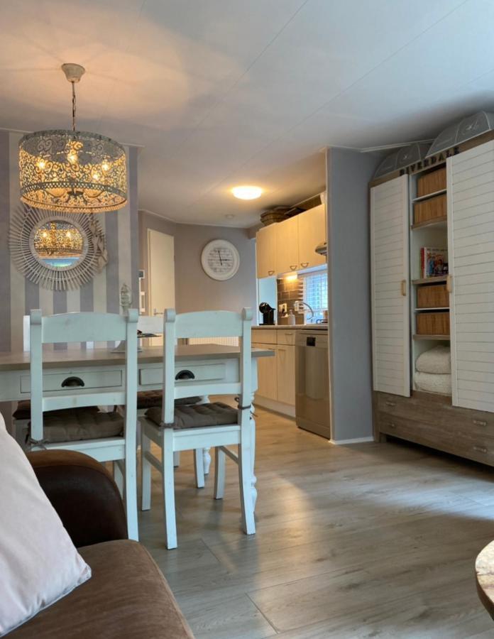 Luxe Chalet Met Prachtig Terras Op De Veluwe , Veel Privacy Hoenderloo Eksteriør bilde